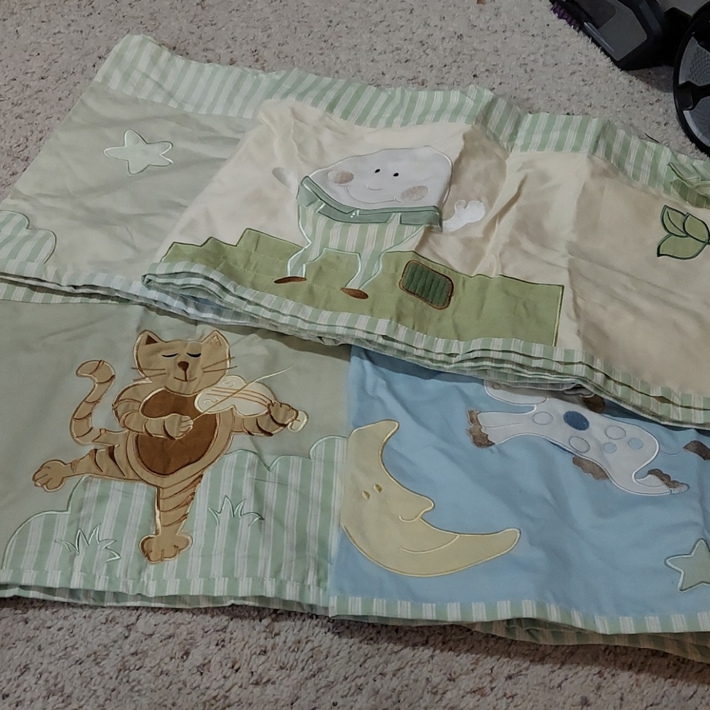 3 Hey Diddle Diddle nursery rhyme valances